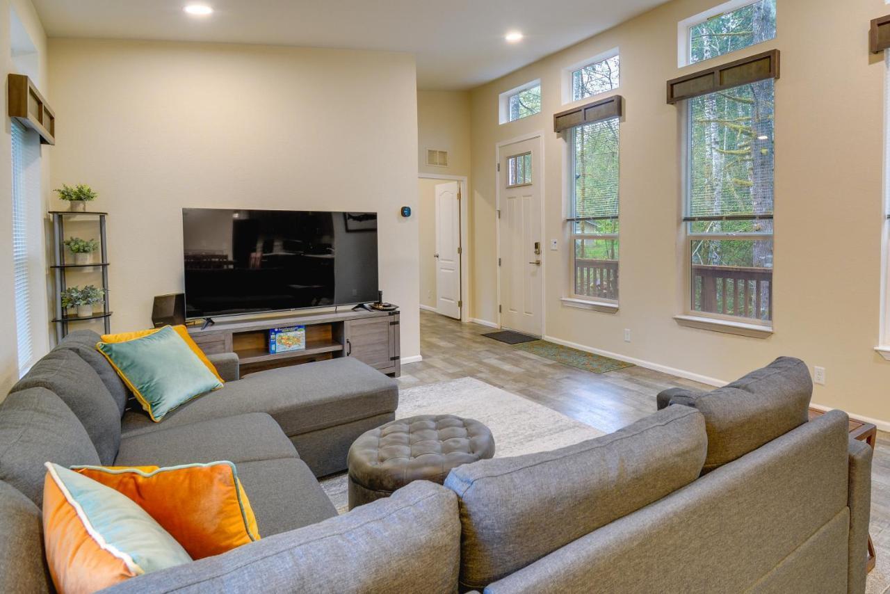 Hoodsport Vacation Rental With Private Lake Access! Exterior photo